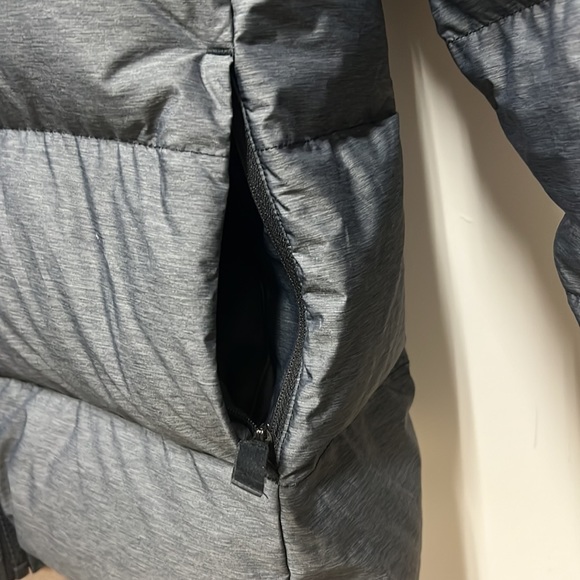 The North Face Kids Gray Puffer Jacket - Picture 6 of 9